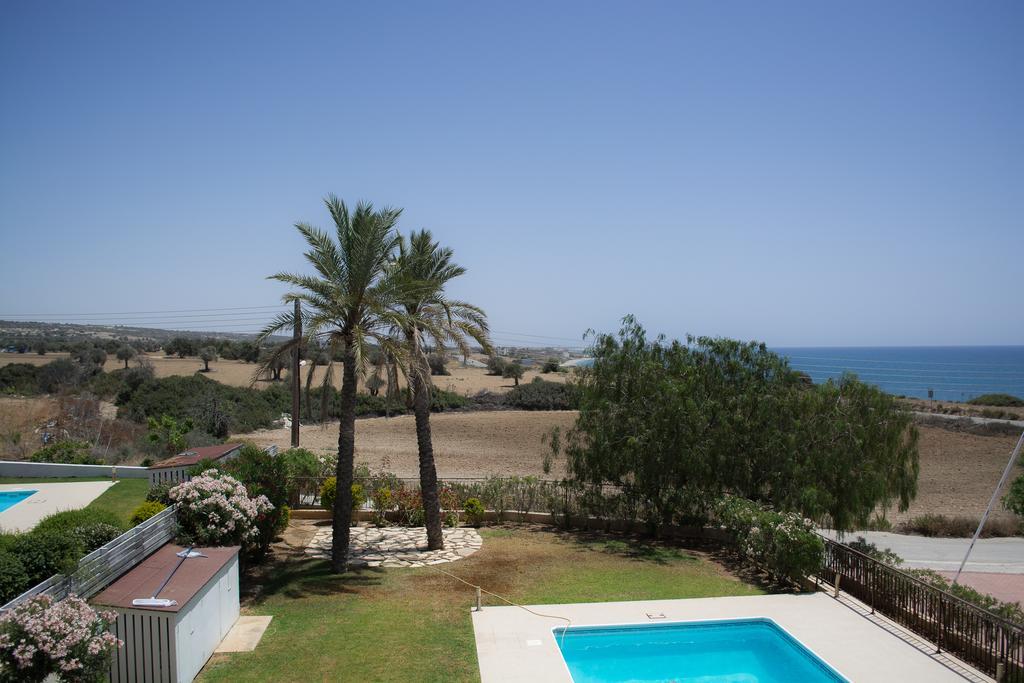 Villa Hera Agios Theodoros Oda fotoğraf